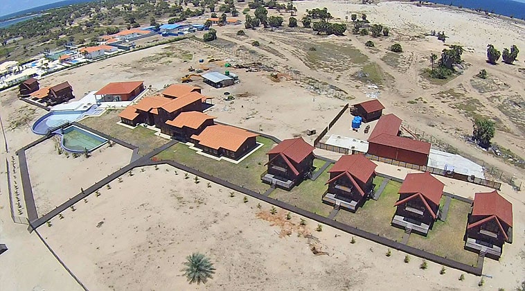 T&B contructed this multi-lodge resort in Mussulo, Angola. The development comprised a main clubhouse with technically-challenging features like the custom pool, as well as a beach jetty and central lodge complex.